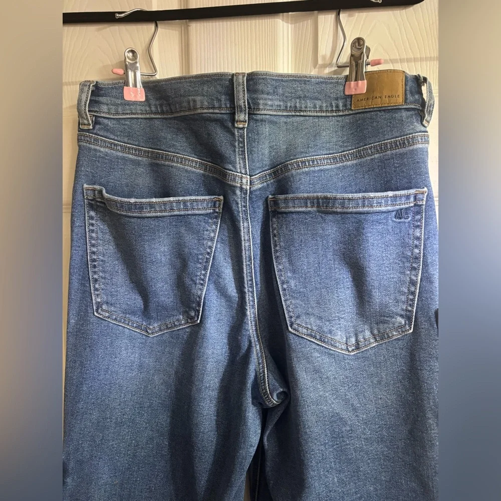 American Eagle Outfitters Women's Super High-Rise Baggy Straight Jeans - Picture 5 of 7